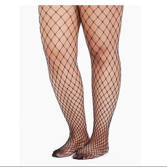 thick fishnet tights
